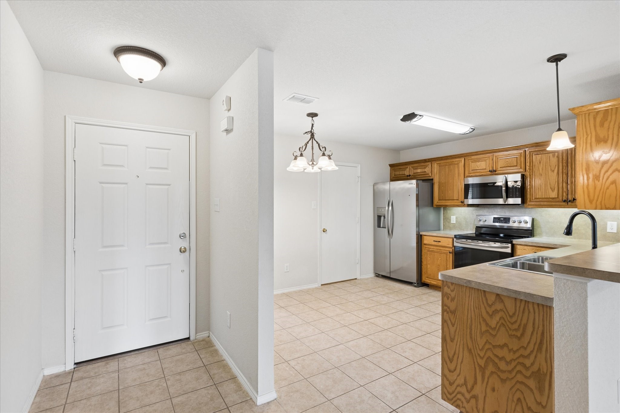 2736 Ensenada Lane Fort Worth TX 76108
