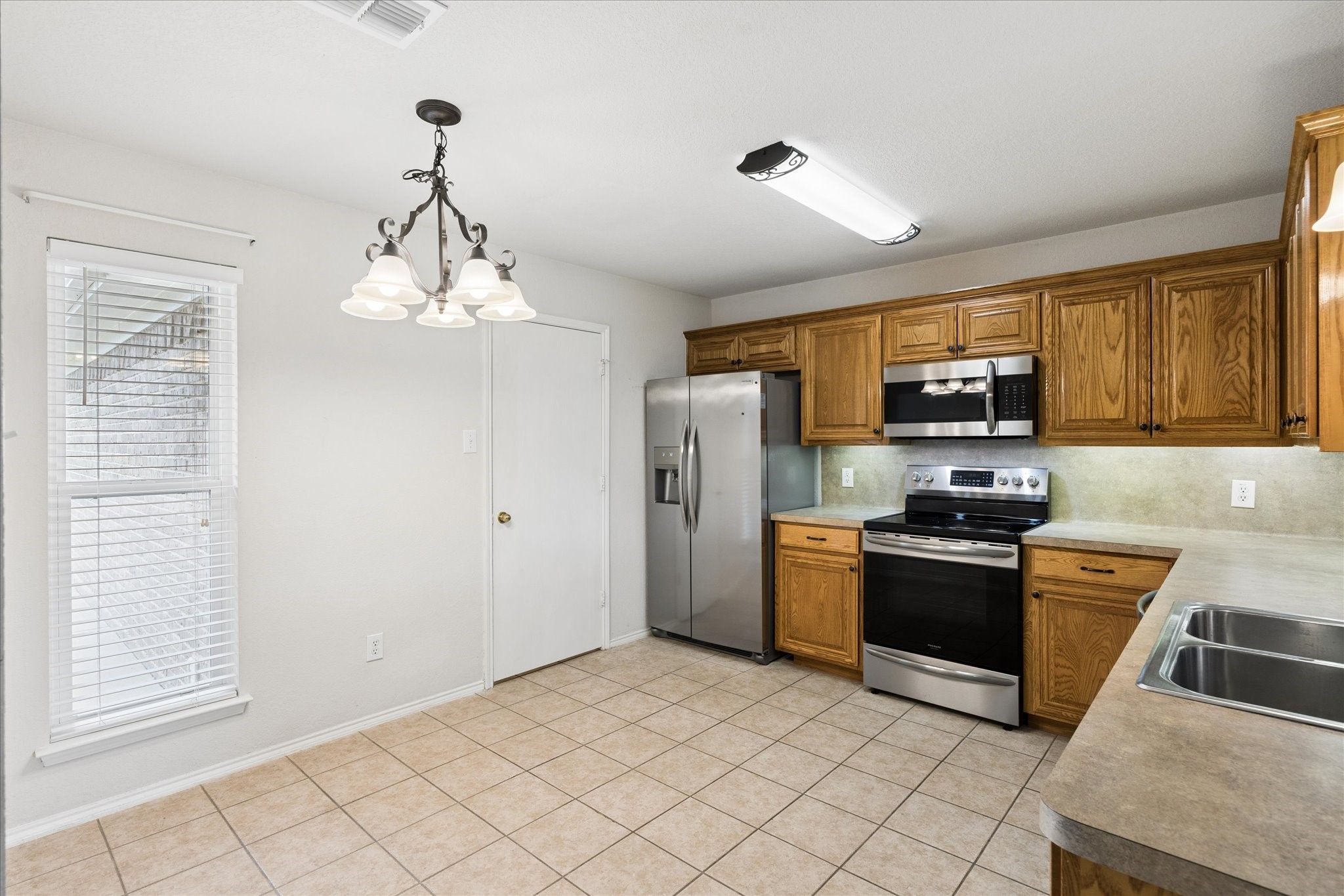 2736 Ensenada Lane Fort Worth TX 76108