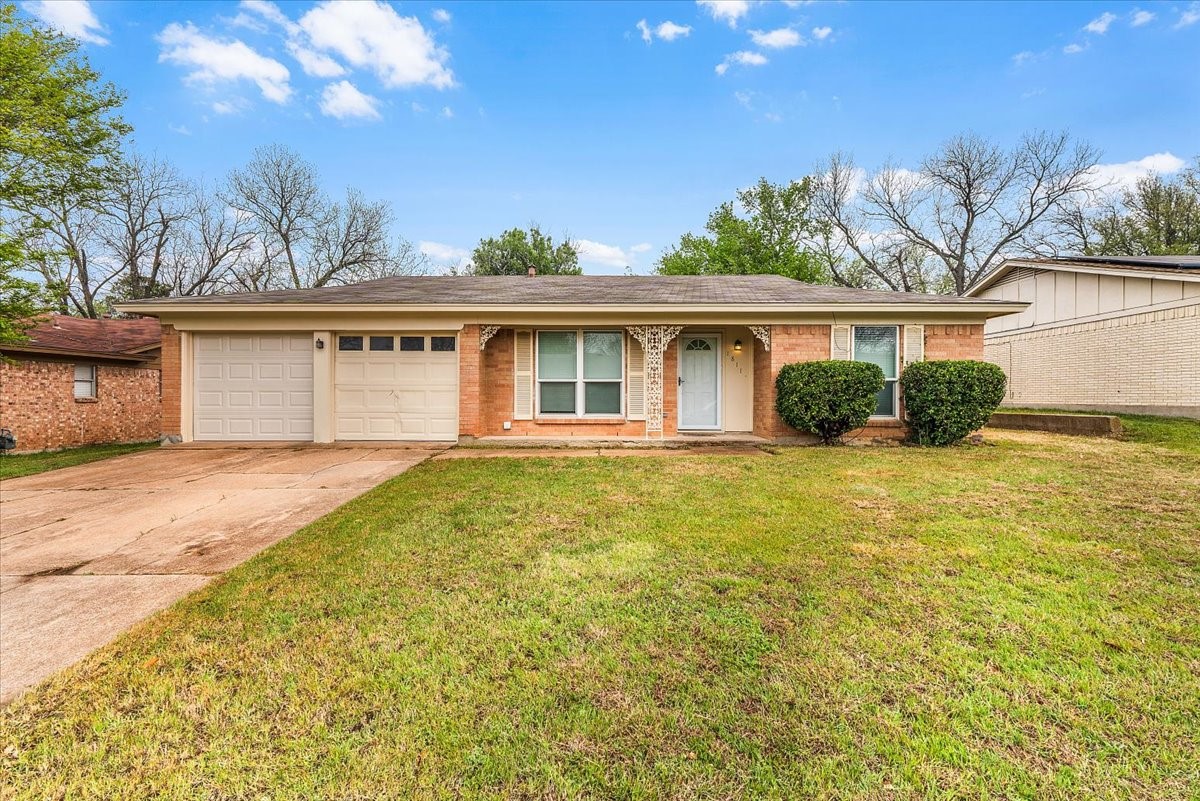 1811 Carla Avenue Arlington TX 76014