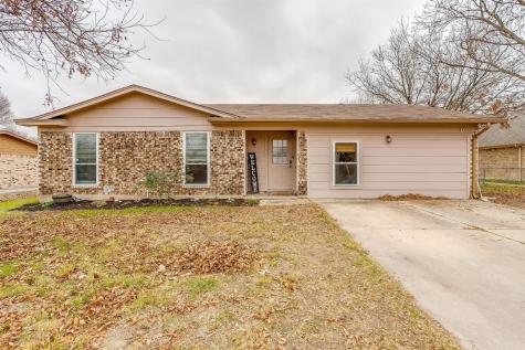 220 Ridgeway Avenue Azle TX 76020