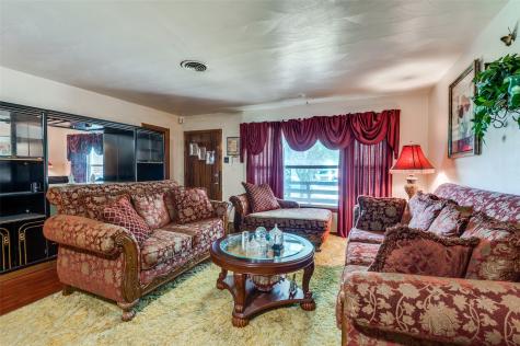 1447 Gillette Street Dallas TX 75217