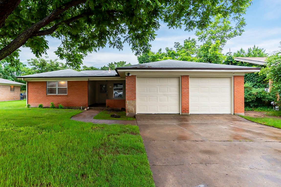 425 Bob Street Hurst TX 76053