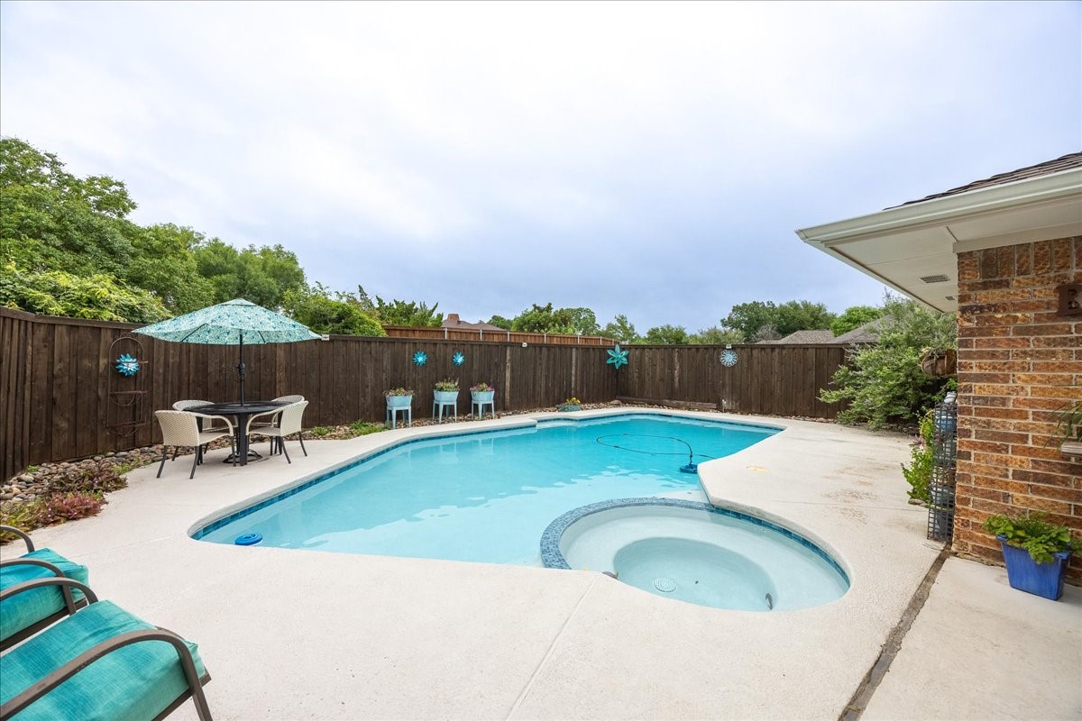 2223 Valley Mill Carrollton TX 75006
