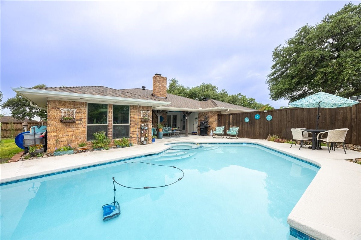 2223 Valley Mill Carrollton TX 75006