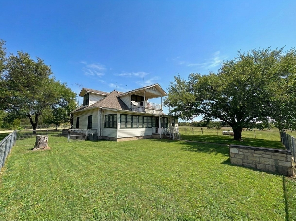 12031 Paradise Bluff Dale TX 76433
