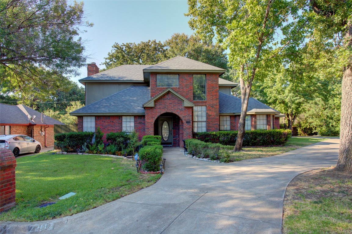 2202 Sand Creek Court Arlington TX 76006