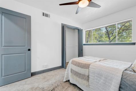 612 Circleview Drive S Hurst TX 76054