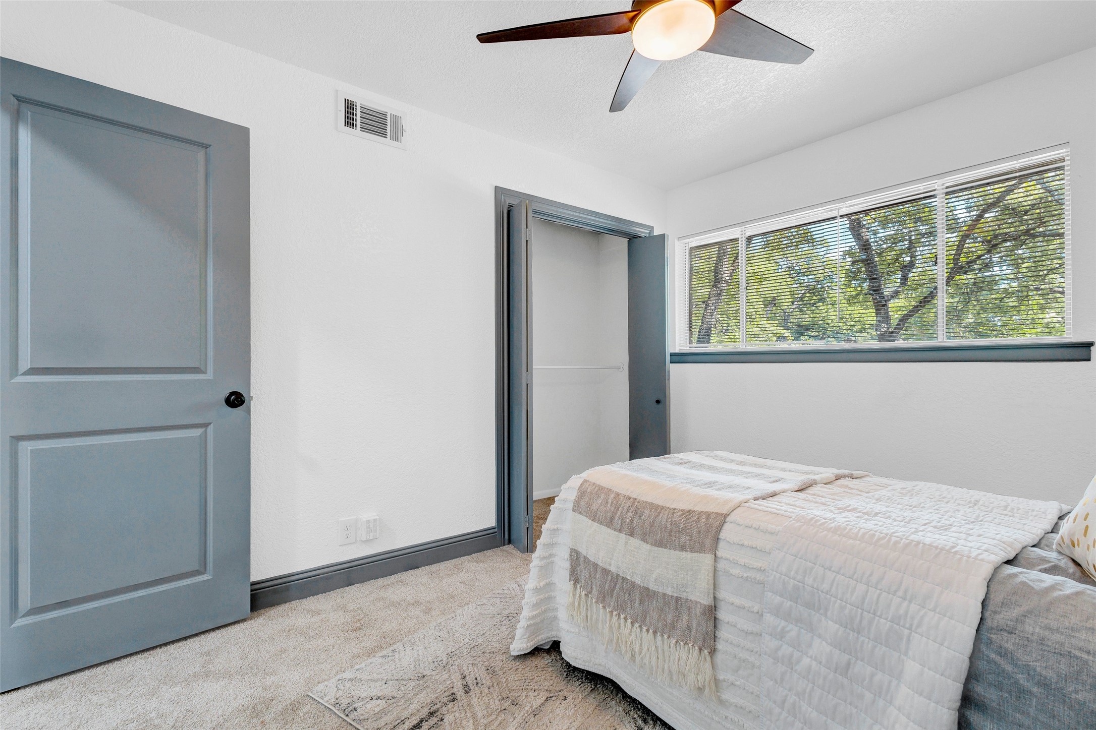 612 Circleview Drive S Hurst TX 76054
