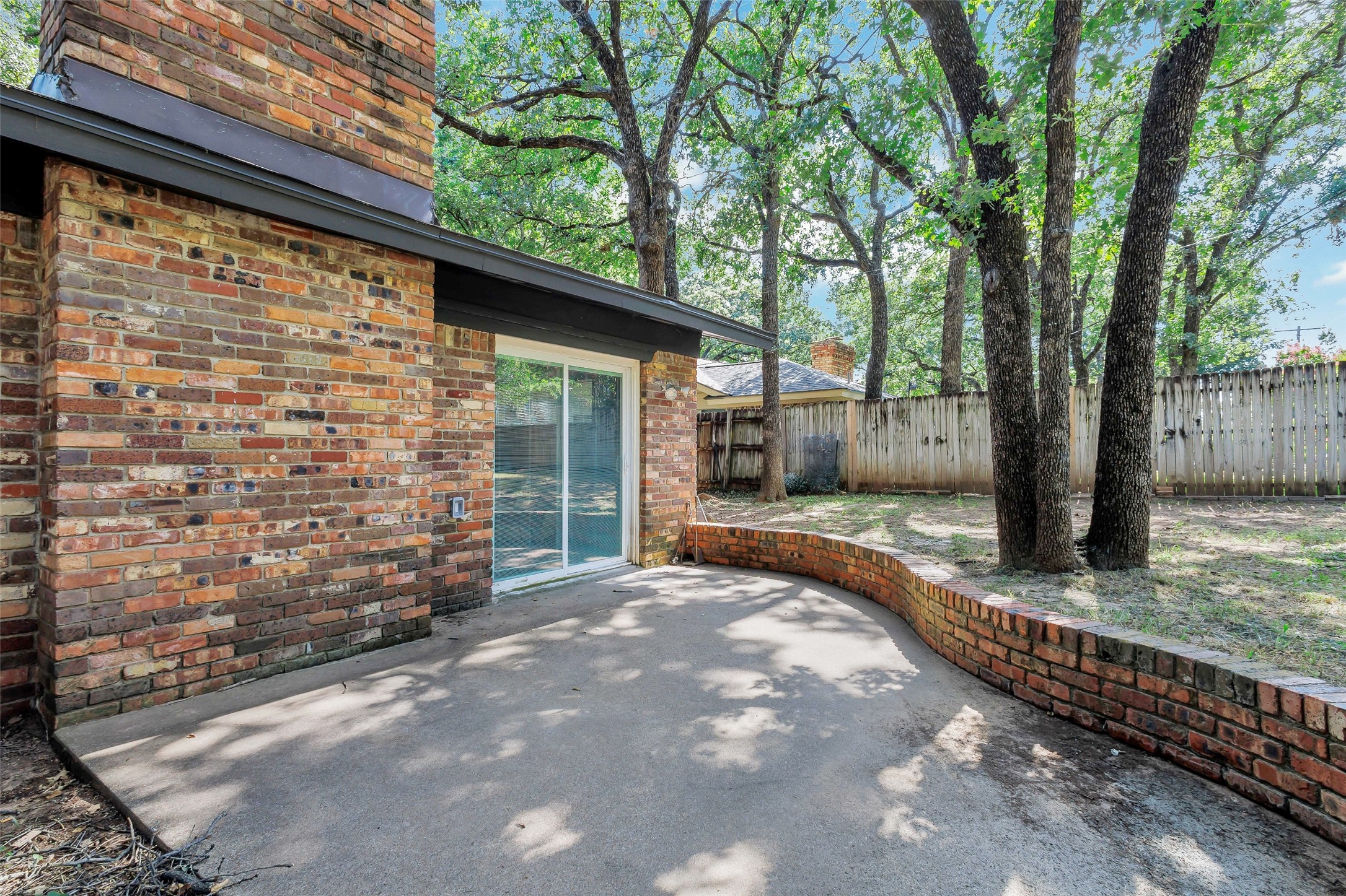 612 Circleview Drive S Hurst TX 76054