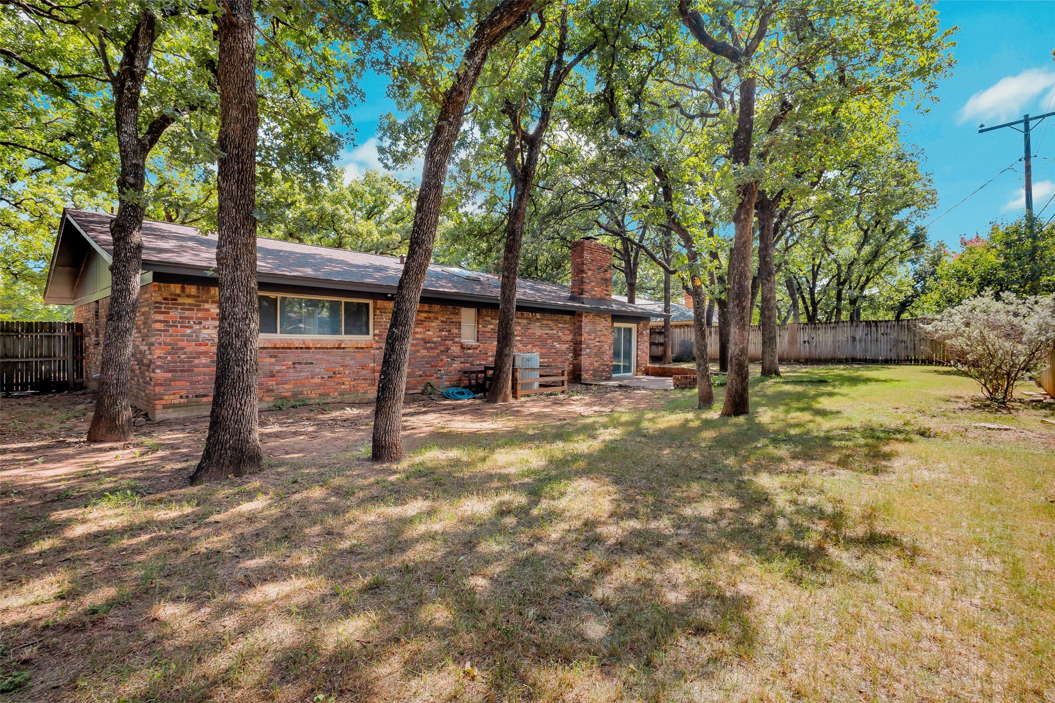 612 Circleview Drive S Hurst TX 76054