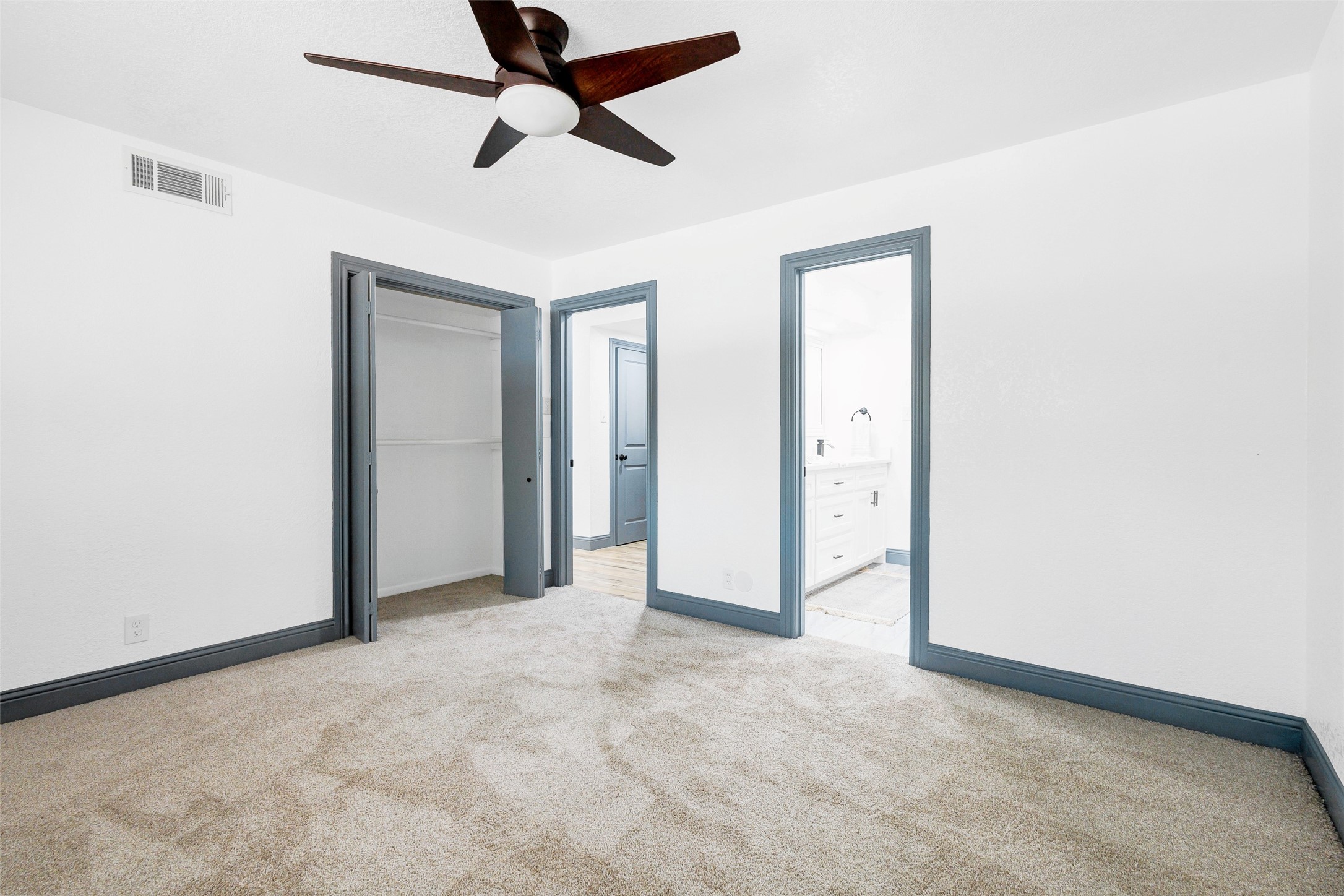 612 Circleview Drive S Hurst TX 76054