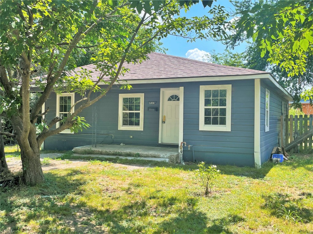 1306 S Austin Street Sherman TX 75090