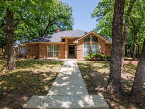 1923 Country Brook Drive Weatherford TX 76087