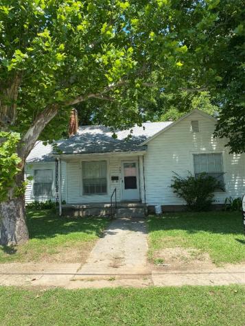 904 N Howeth Street Gainesville TX 76240