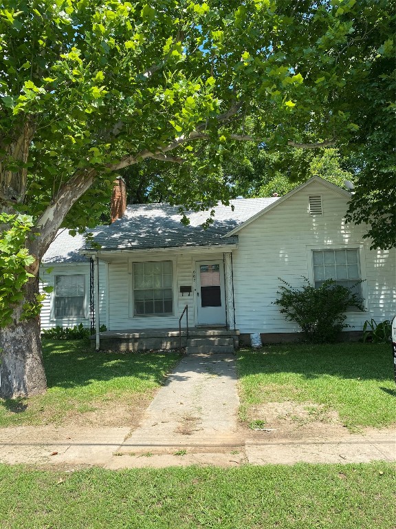904 N Howeth Street Gainesville TX 76240