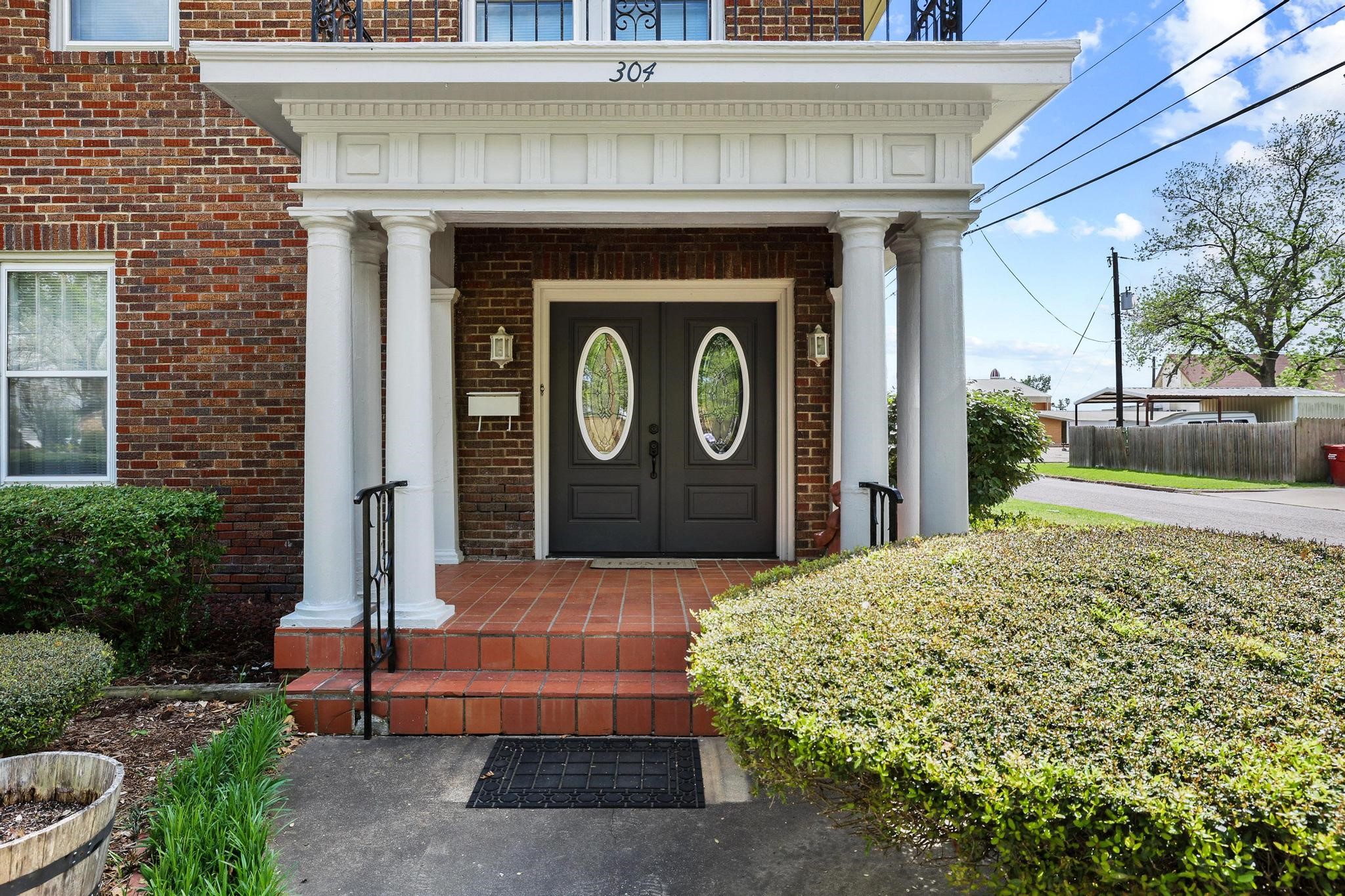 304 E 9th Street Bonham TX 75418