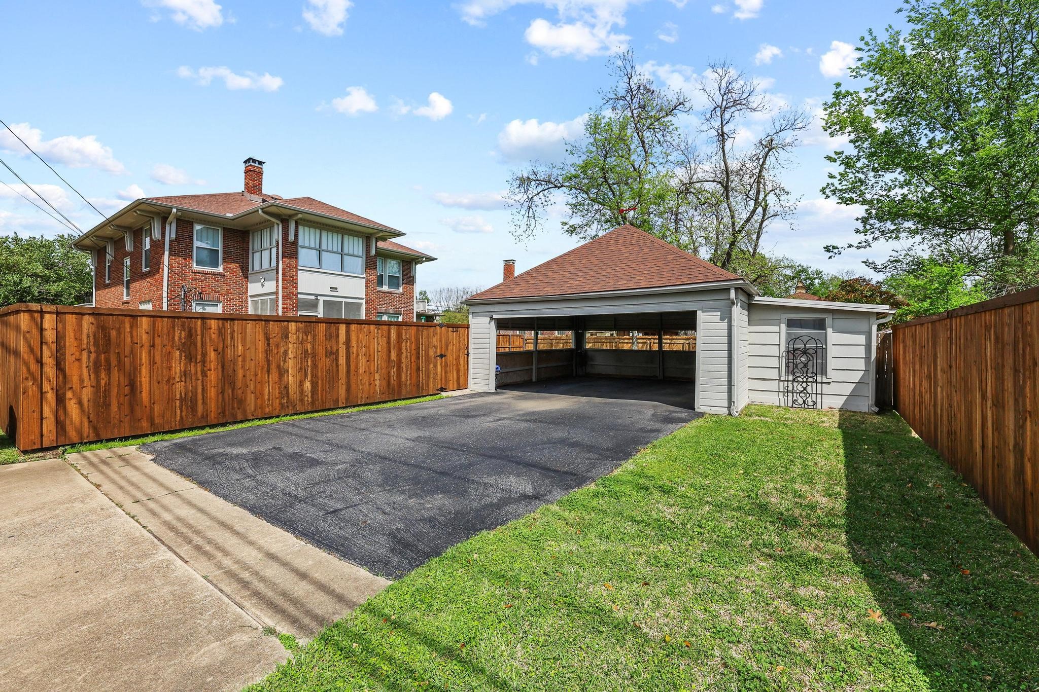 304 E 9th Street Bonham TX 75418
