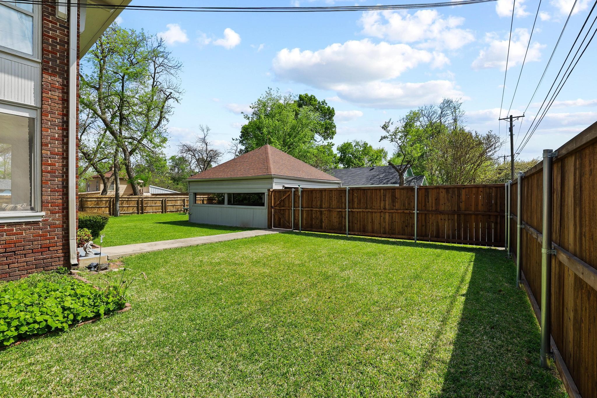 304 E 9th Street Bonham TX 75418
