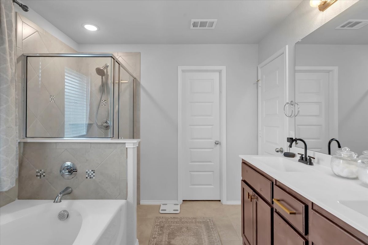 1200 Queens Brook Lane Fort Worth TX 76140