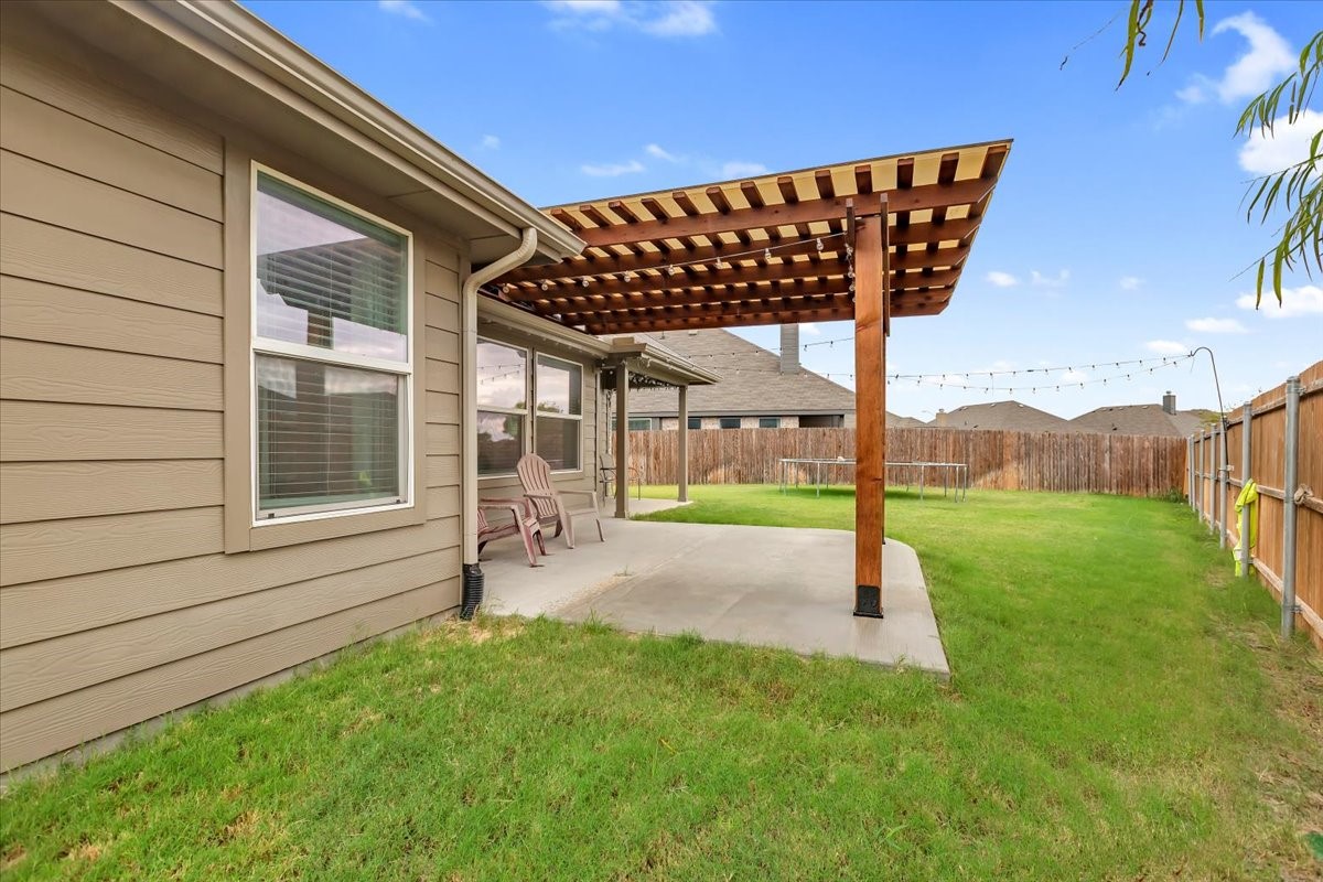 1200 Queens Brook Lane Fort Worth TX 76140