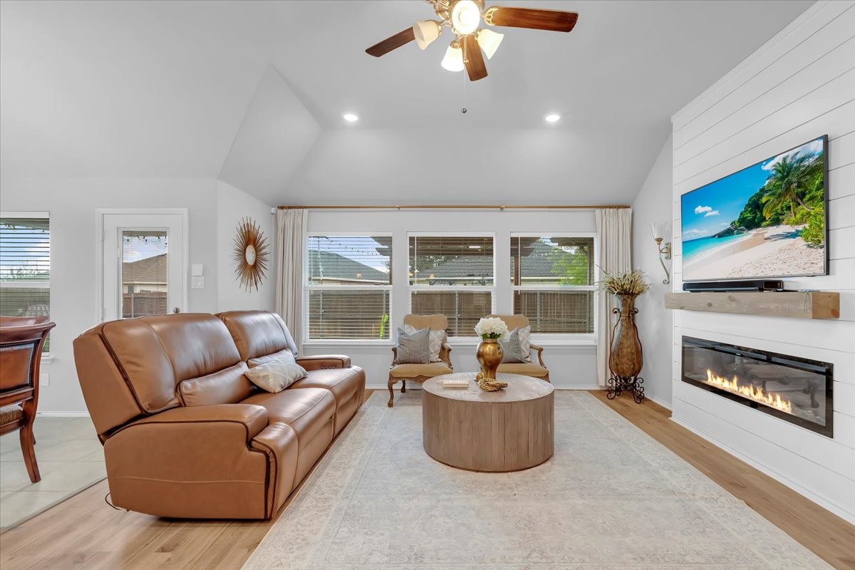 1200 Queens Brook Lane Fort Worth TX 76140