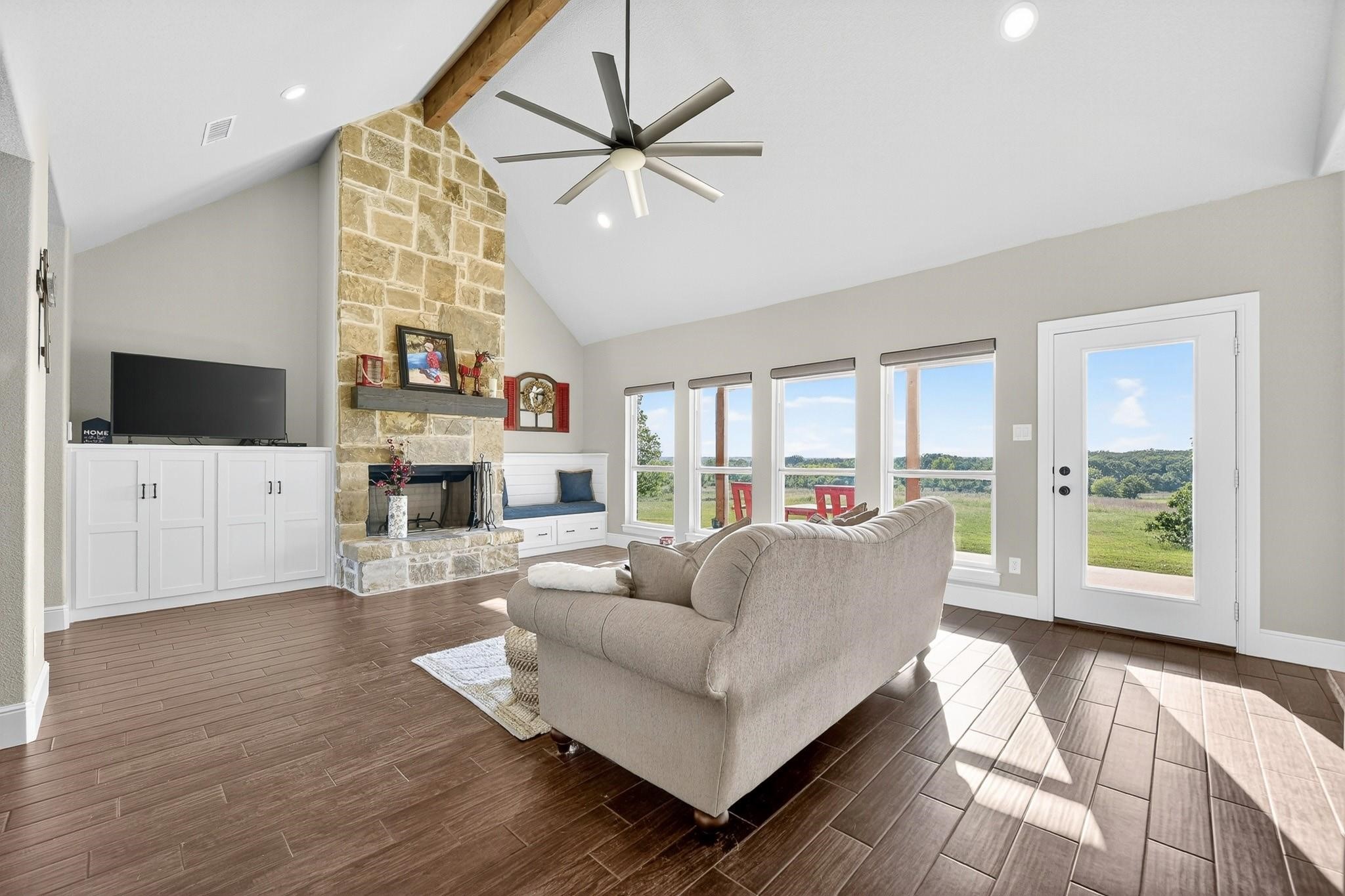 248 County Road 3451 Paradise TX 76073