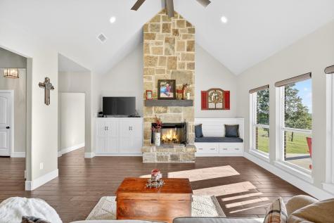 248 County Road 3451 Paradise TX 76073