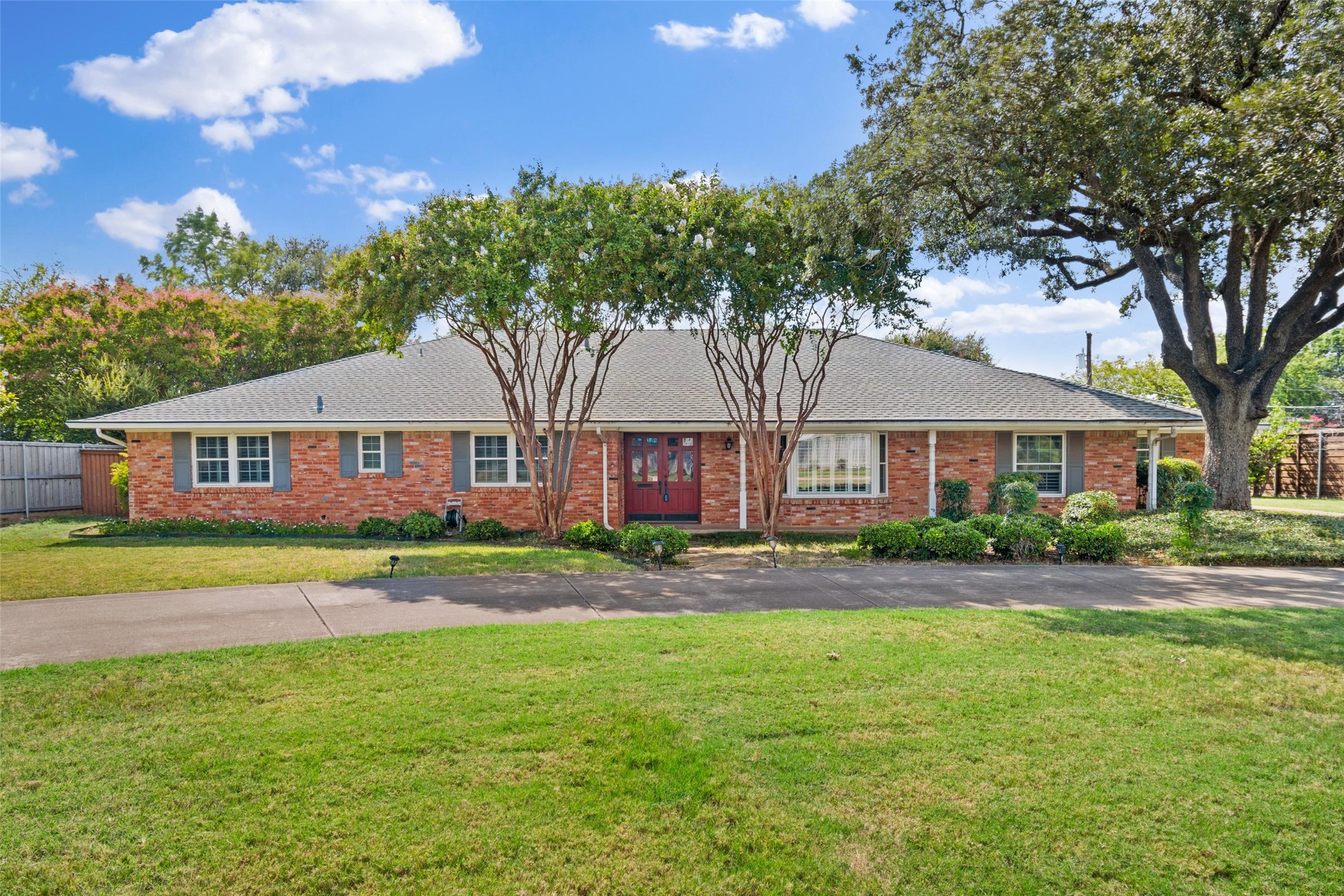 11321 Snow White Drive Dallas TX 75229