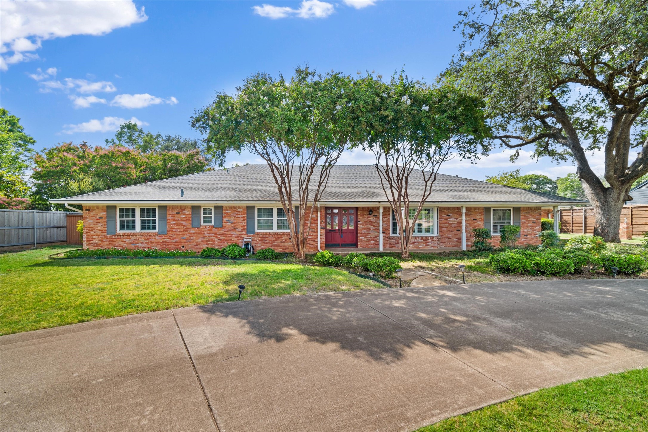 11321 Snow White Drive Dallas TX 75229