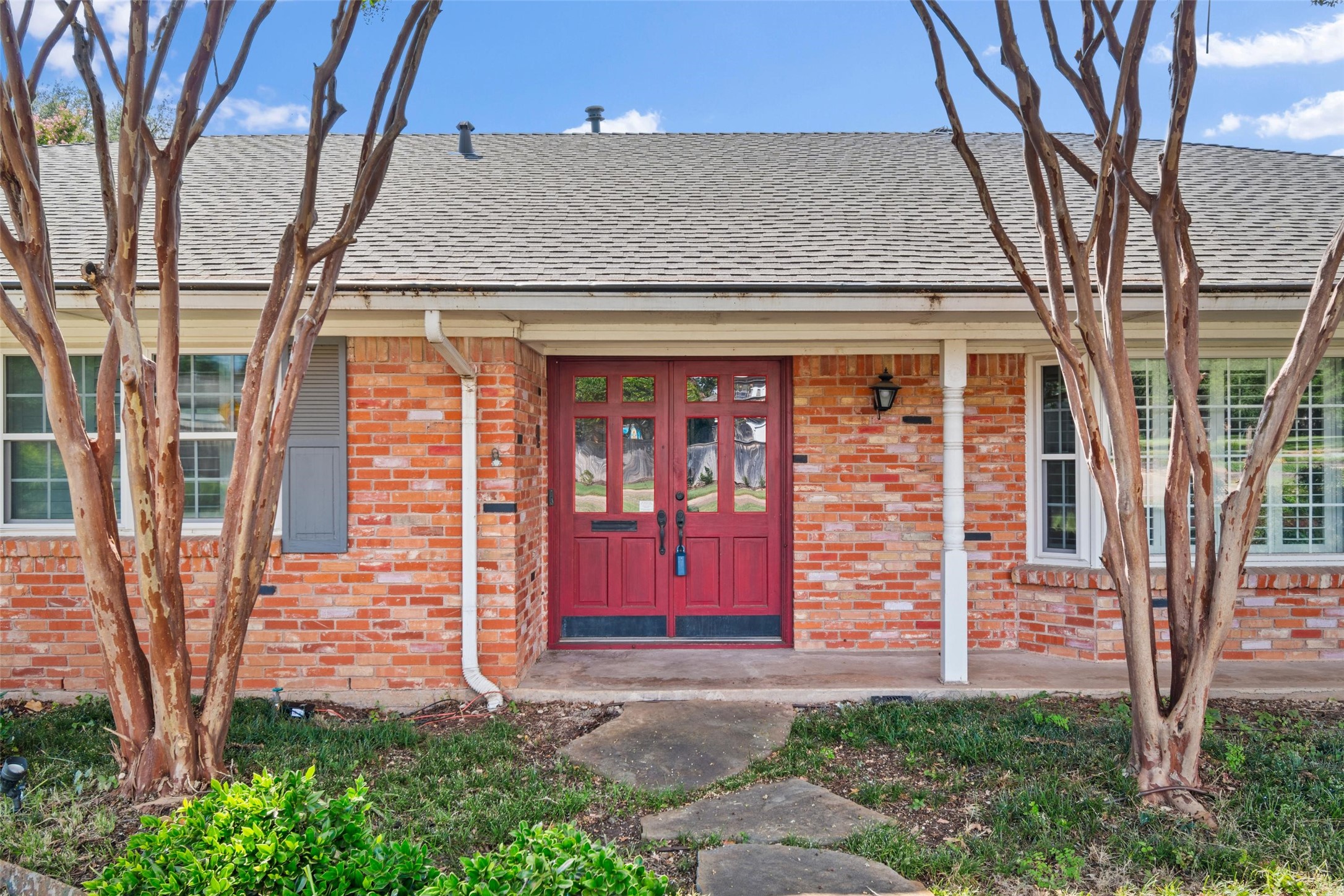 11321 Snow White Drive Dallas TX 75229