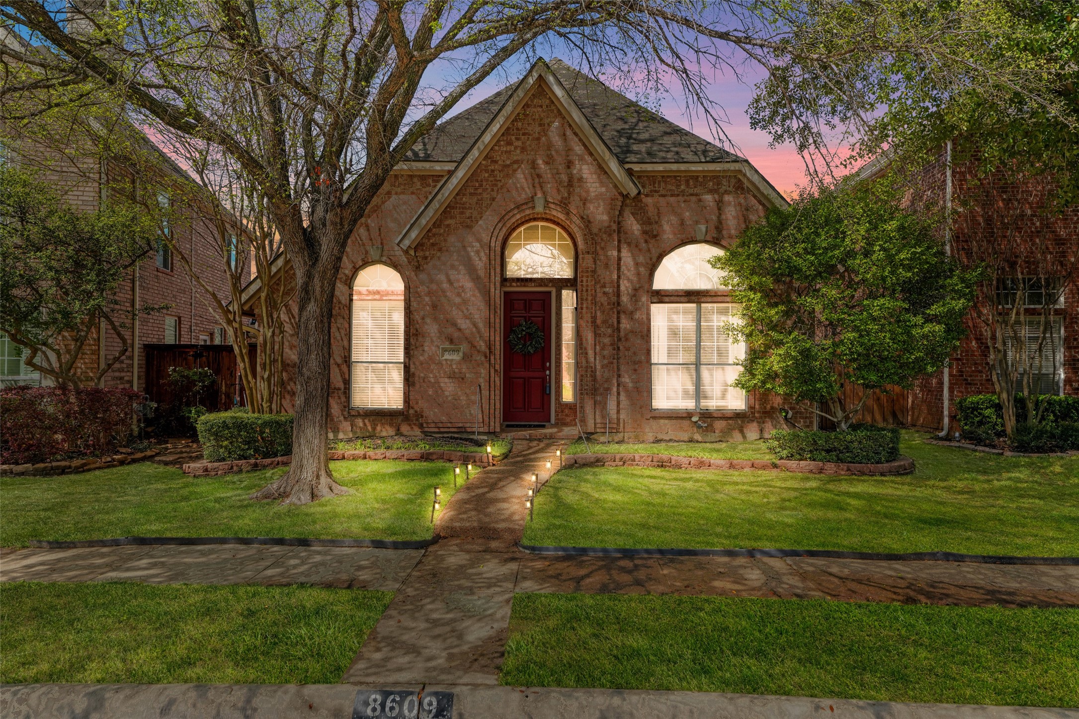 8609 Old Oak Drive Irving TX 75063
