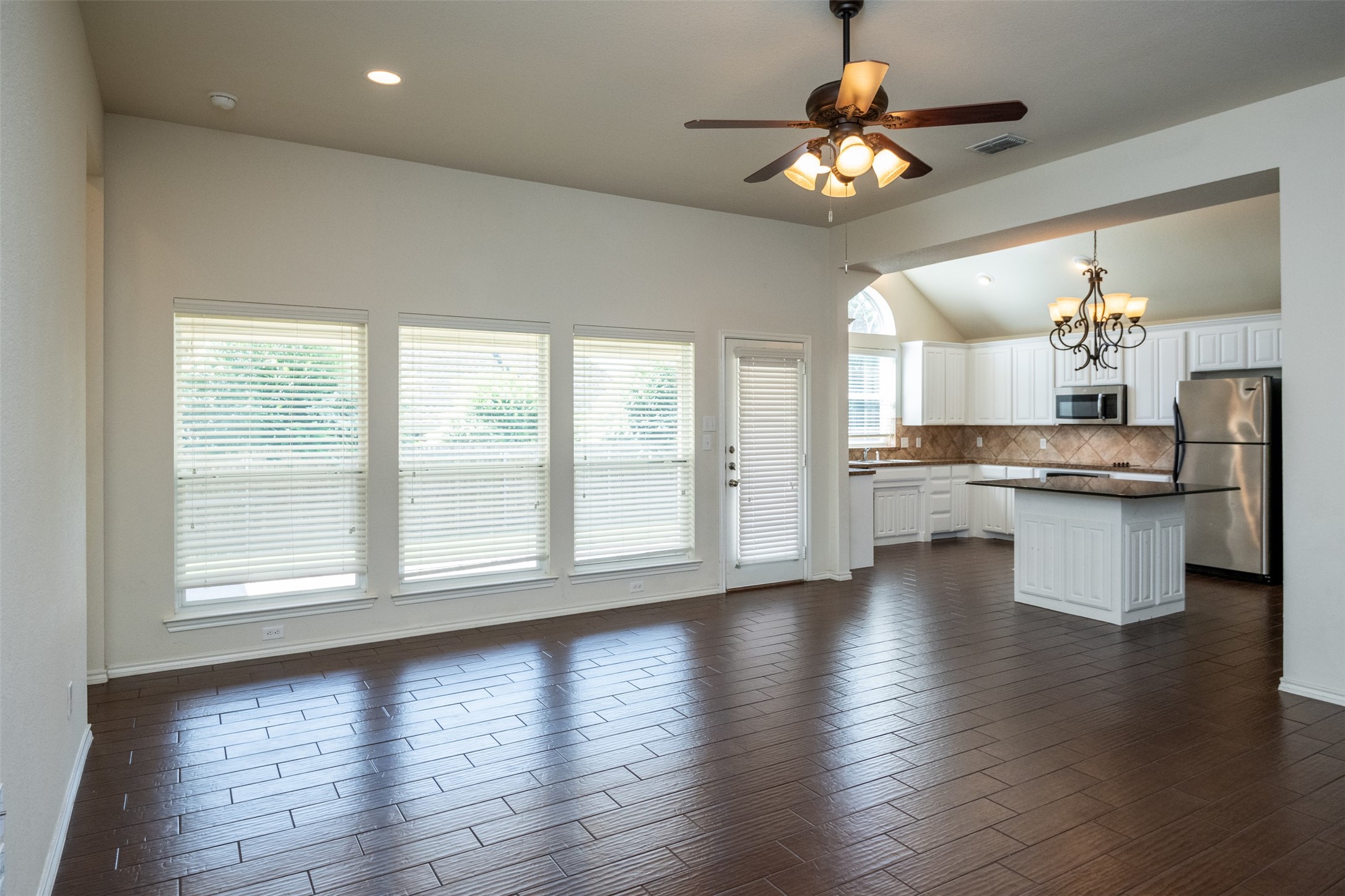 10913 Golfview Way Benbrook TX 76126