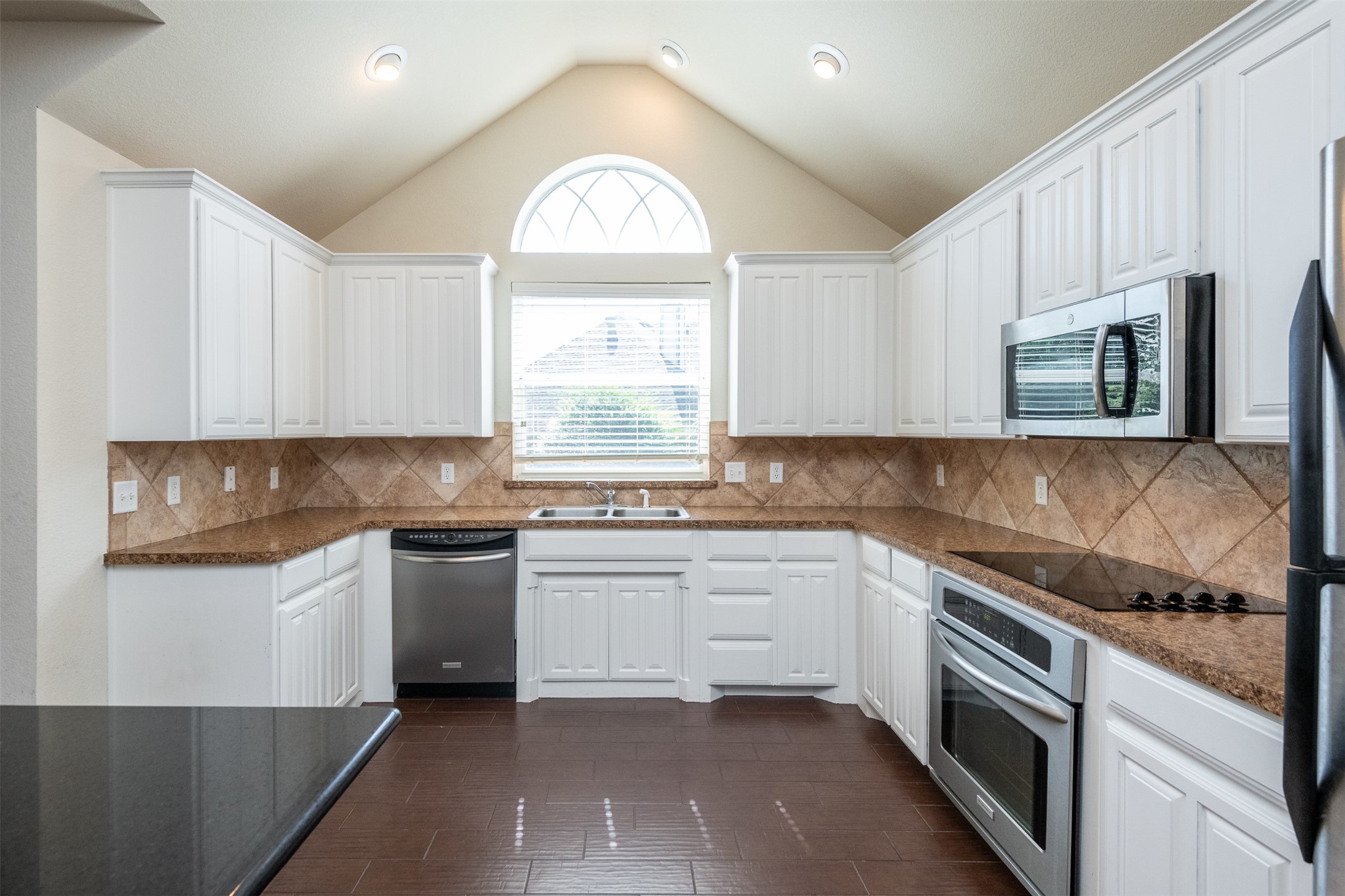 10913 Golfview Way Benbrook TX 76126