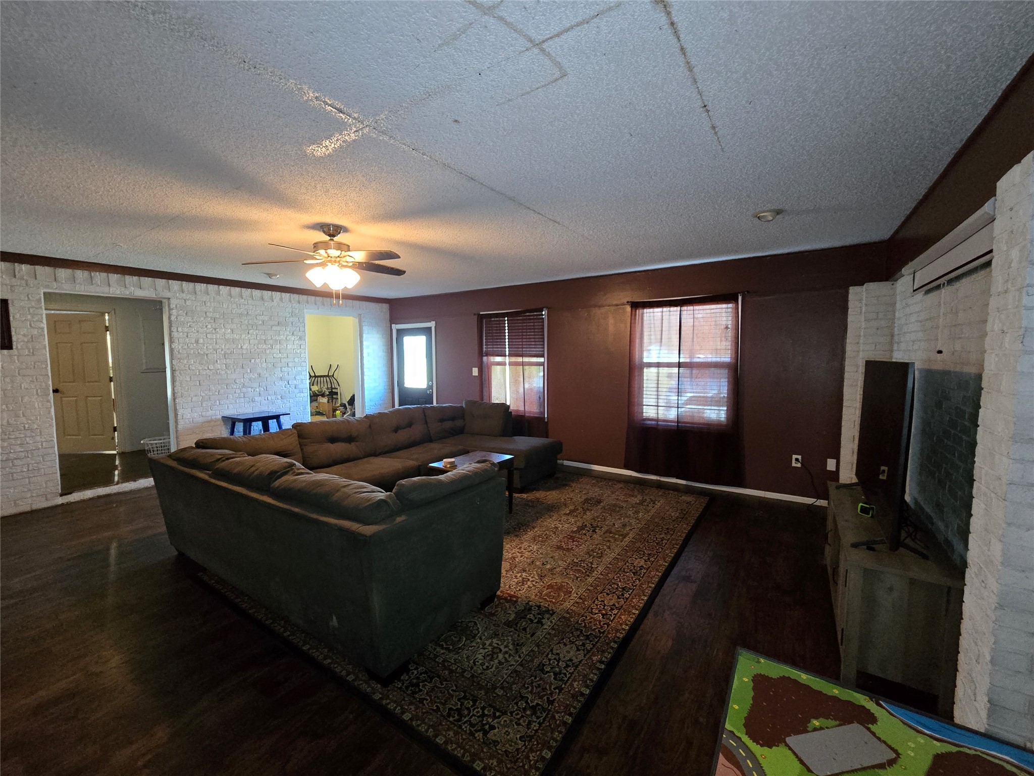 201 Robin Way Street Mount Vernon TX 75457