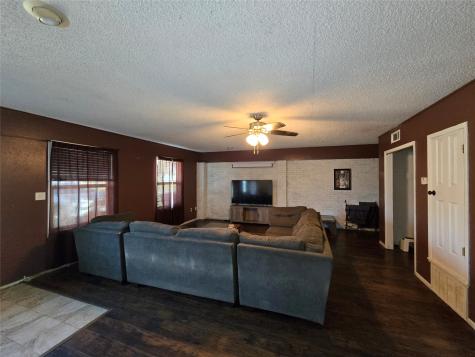 201 Robin Way Street Mount Vernon TX 75457