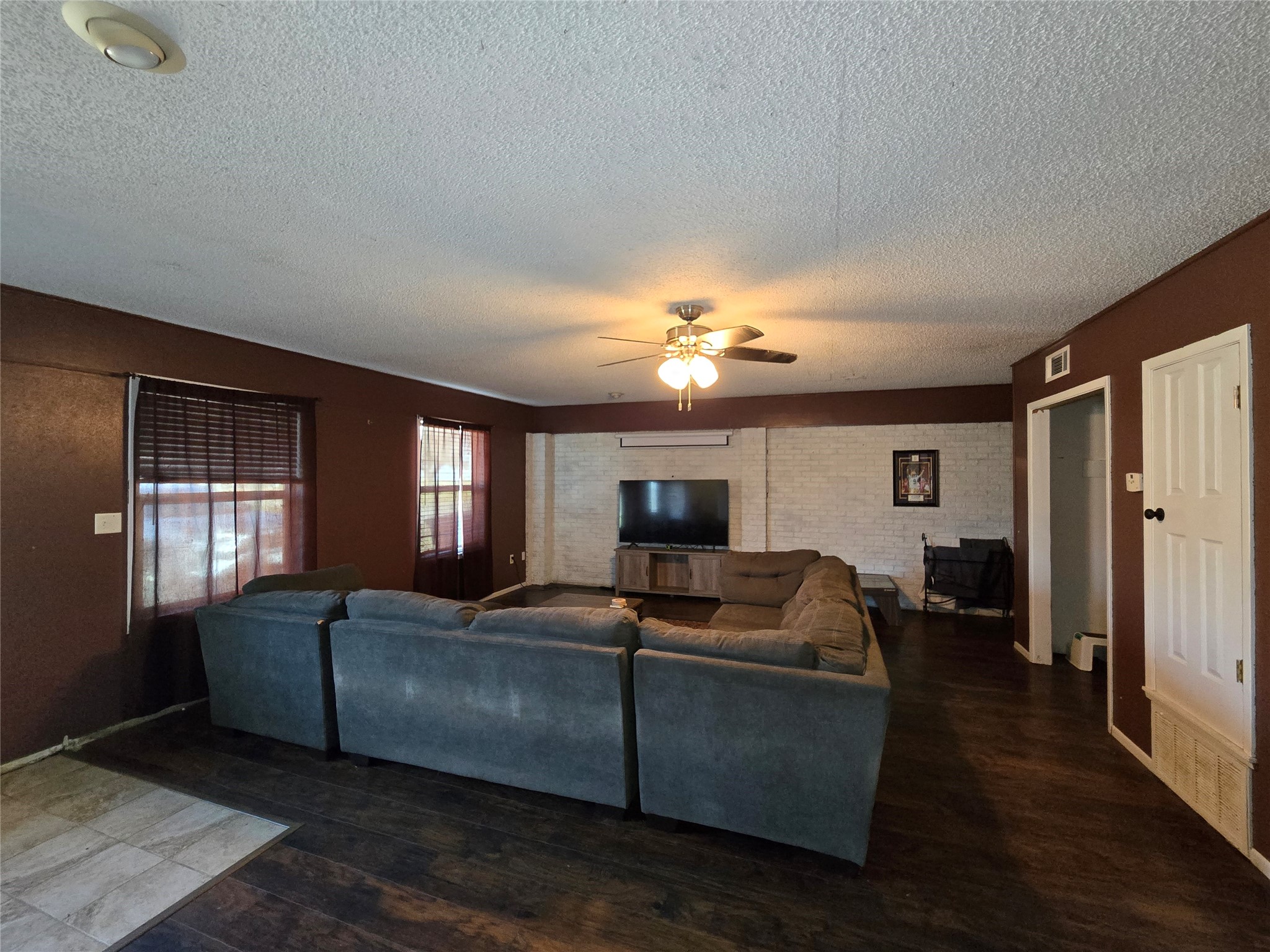 201 Robin Way Street Mount Vernon TX 75457