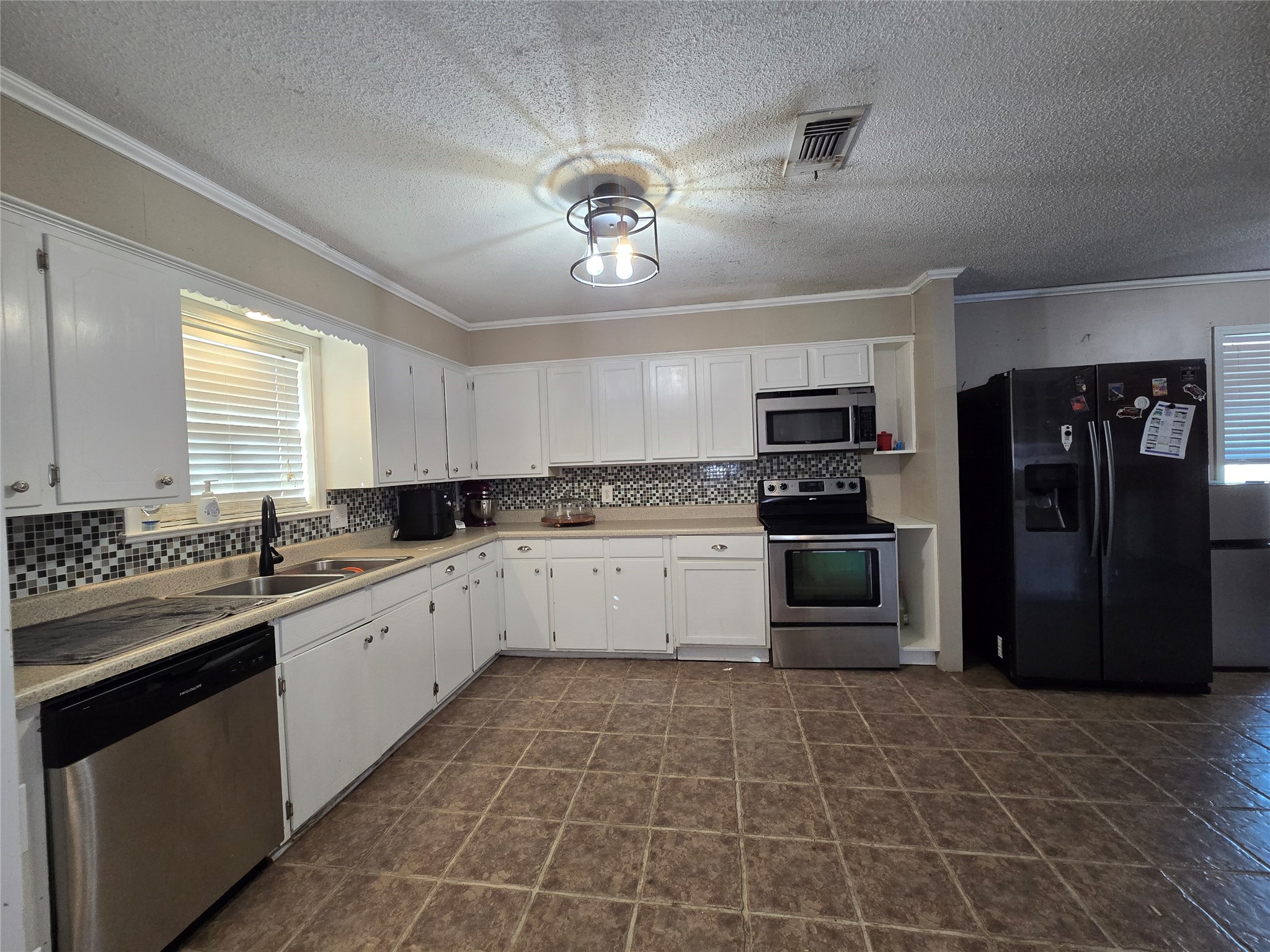 201 Robin Way Street Mount Vernon TX 75457