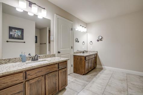 4912 Ridglea Hills Court Fort Worth TX 76116