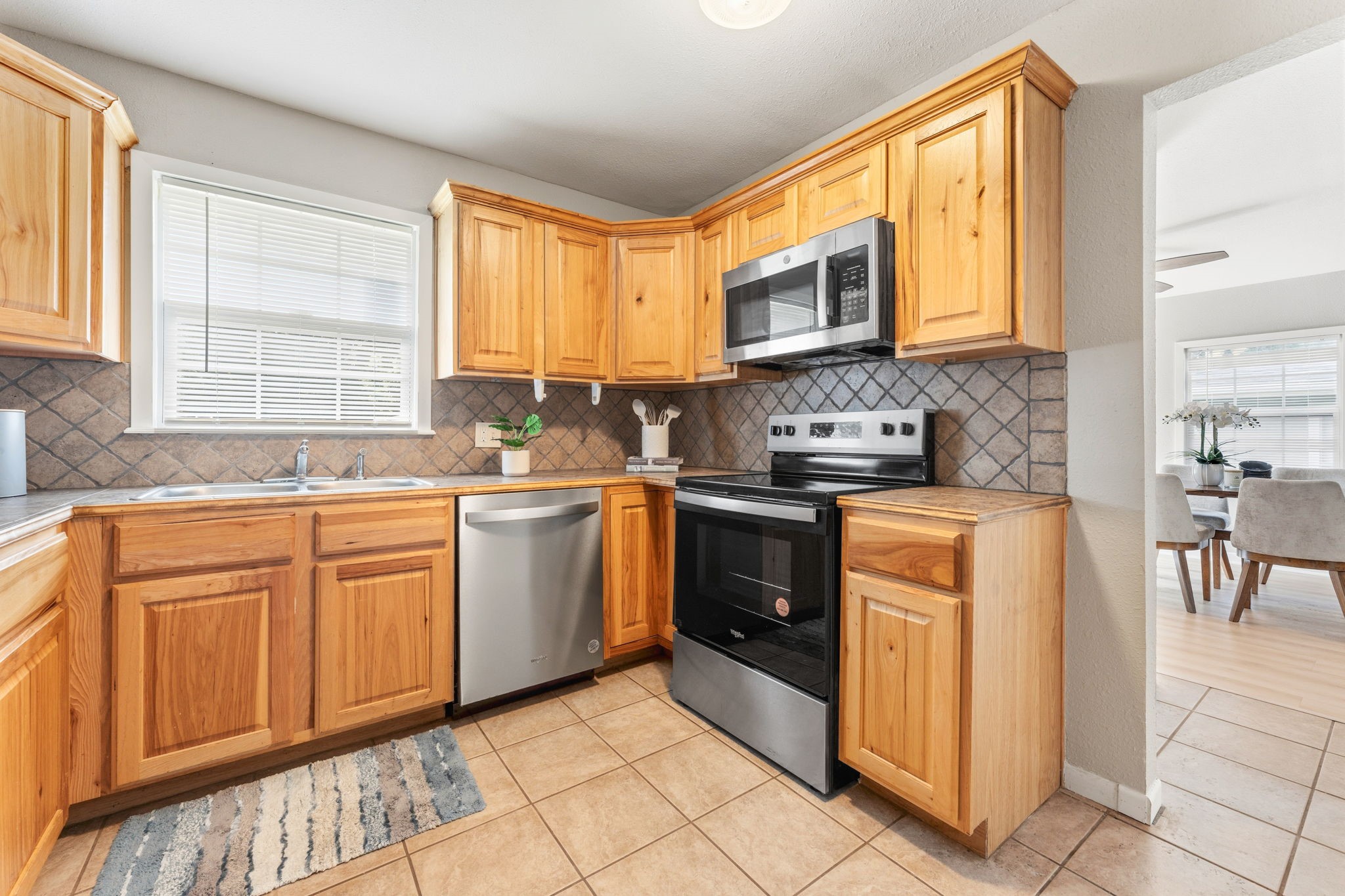1236 S Brazos Street Weatherford TX 76086