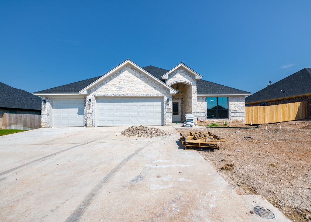 809 Sunnys Halo Drive Hewitt TX 76643