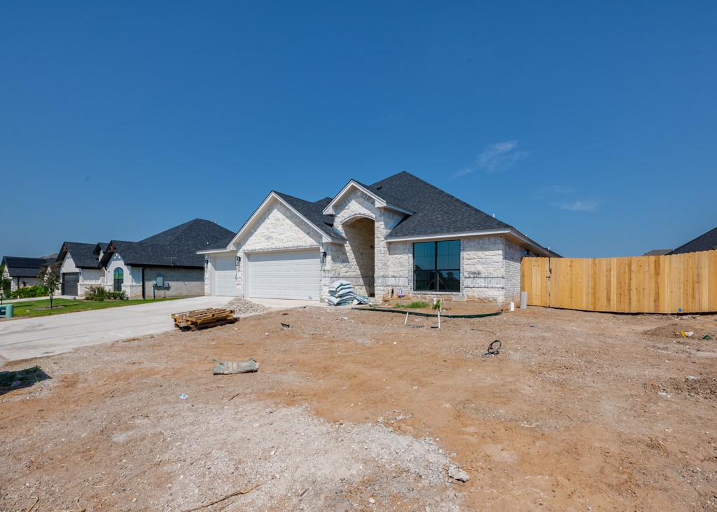 809 Sunnys Halo Drive Hewitt TX 76643