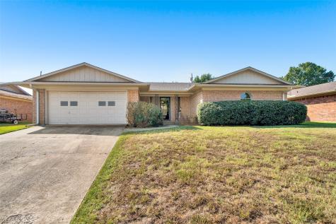 2210 Shiloh Street Denison TX 75020