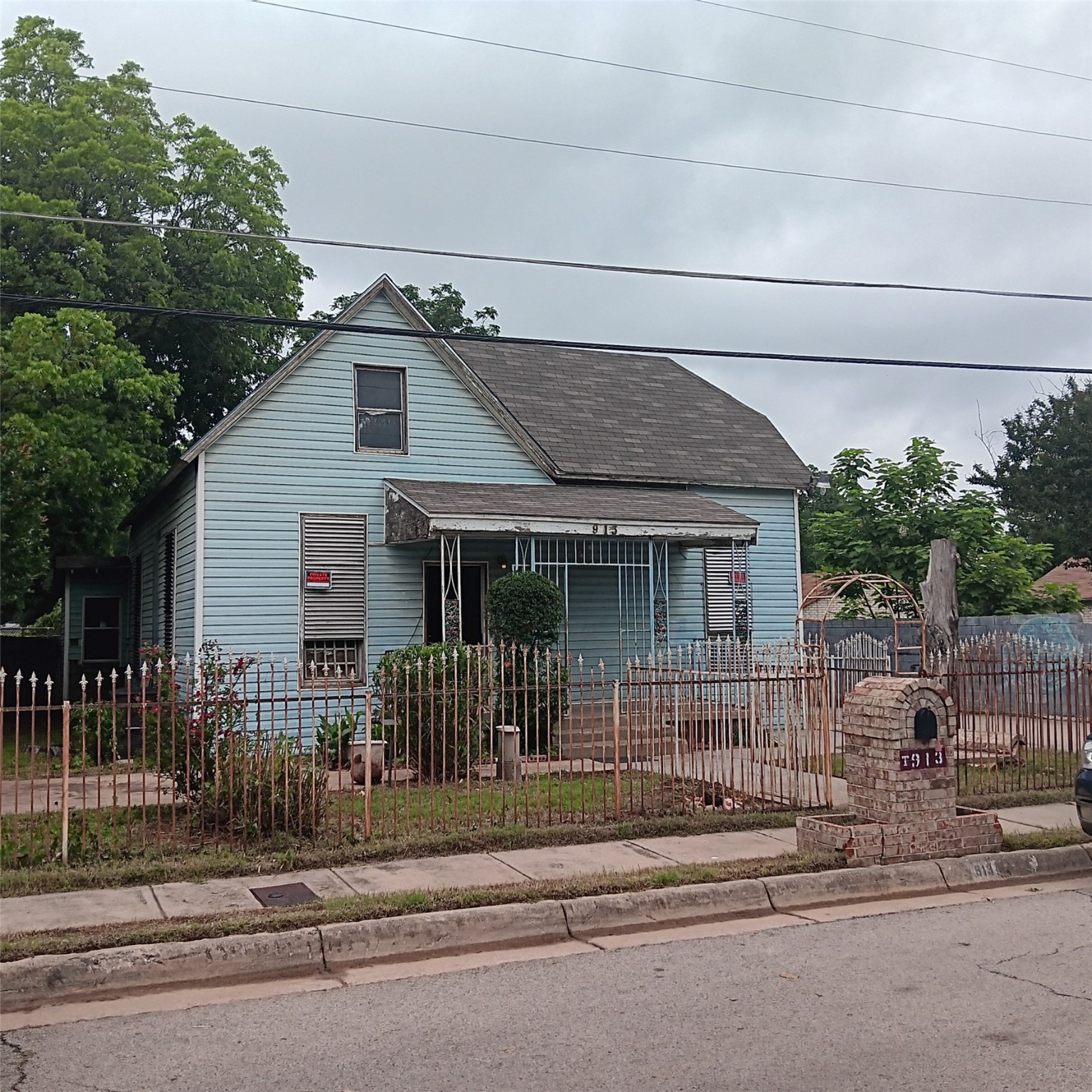 913 Greer Street Fort Worth TX 76102