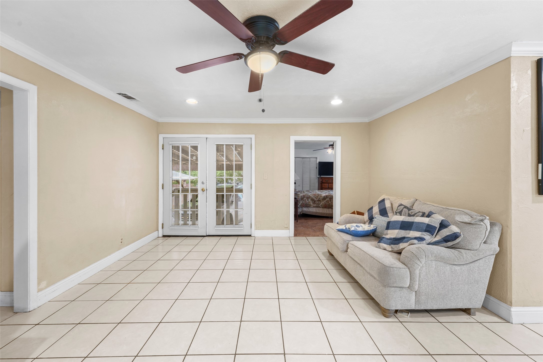 6000 Forest Hill Drive Forest Hill TX 76119