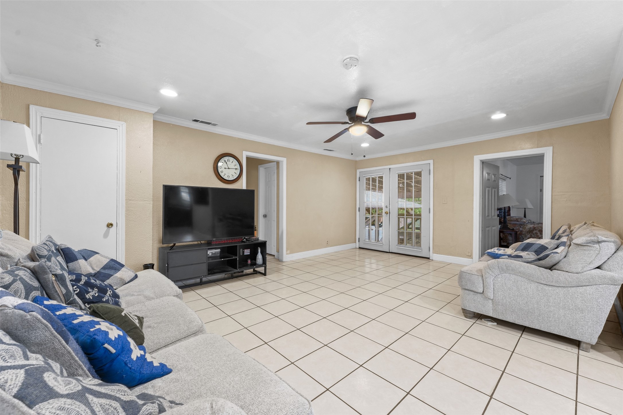 6000 Forest Hill Drive Forest Hill TX 76119
