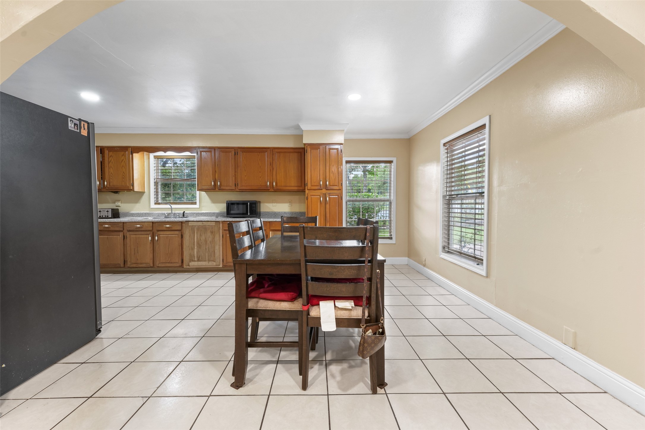 6000 Forest Hill Drive Forest Hill TX 76119