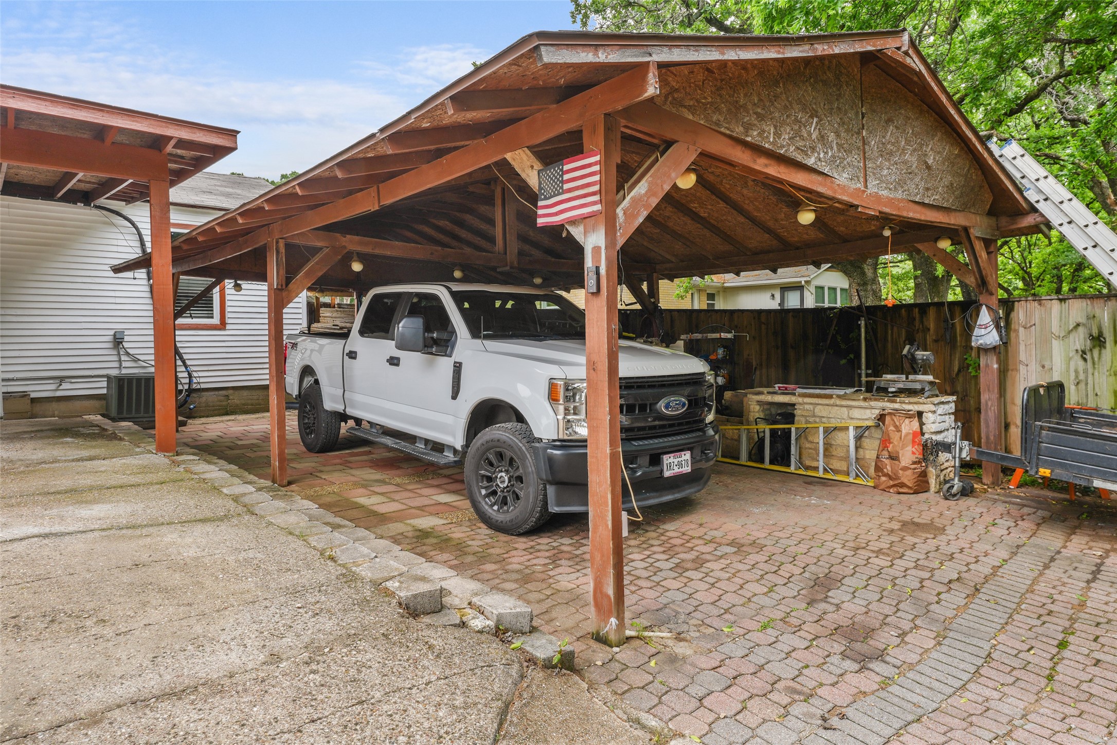 6000 Forest Hill Drive Forest Hill TX 76119