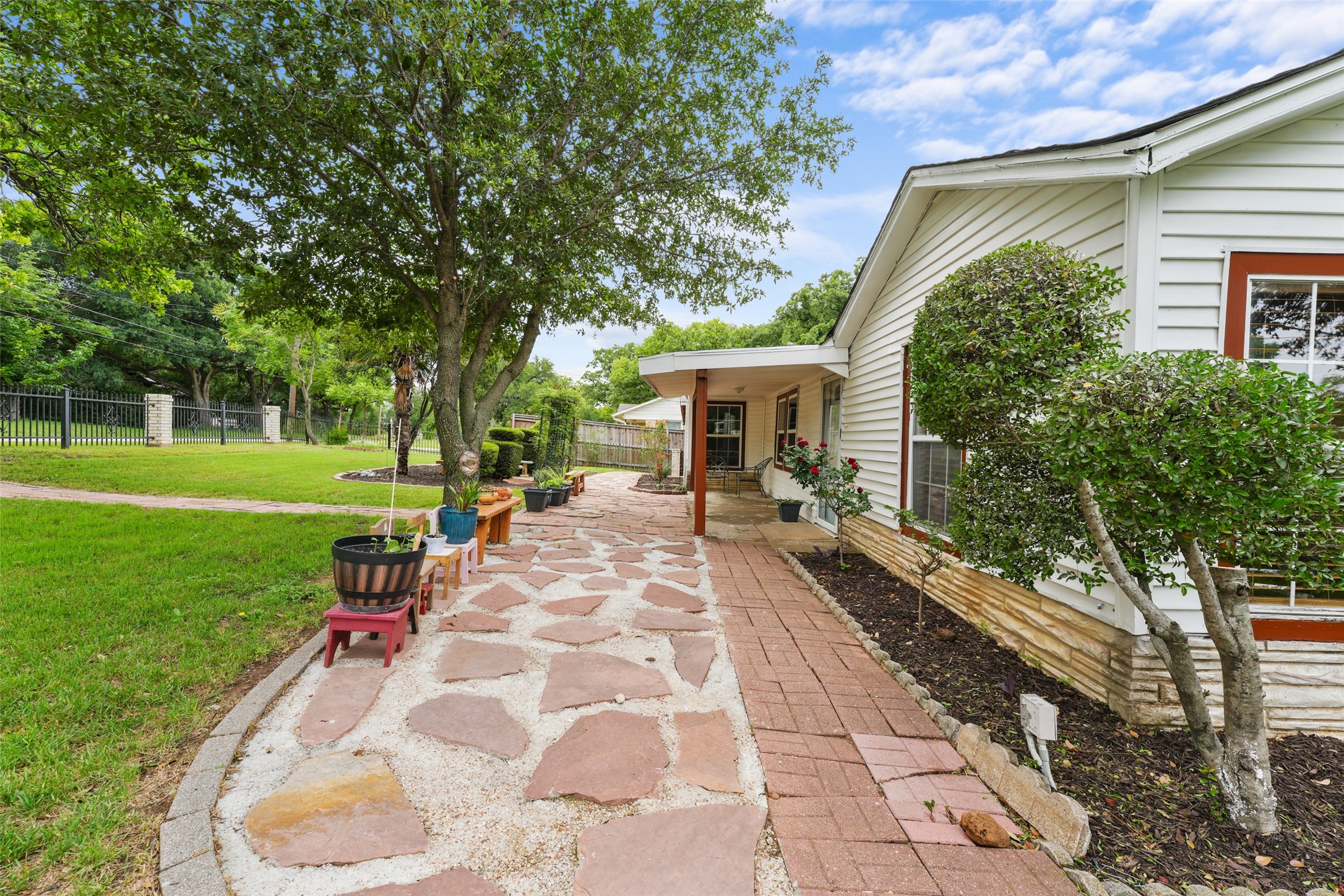 6000 Forest Hill Drive Forest Hill TX 76119
