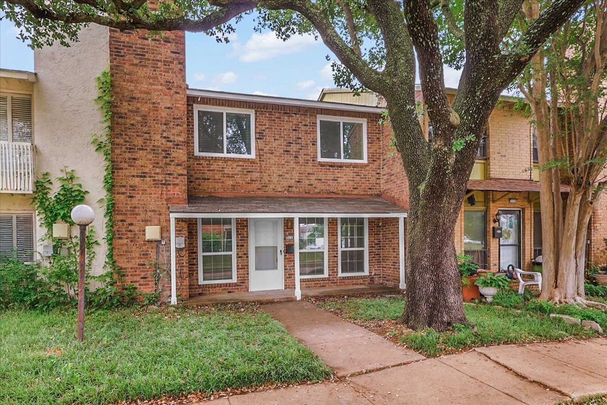 3118 Roundtree Lane Garland TX 75044