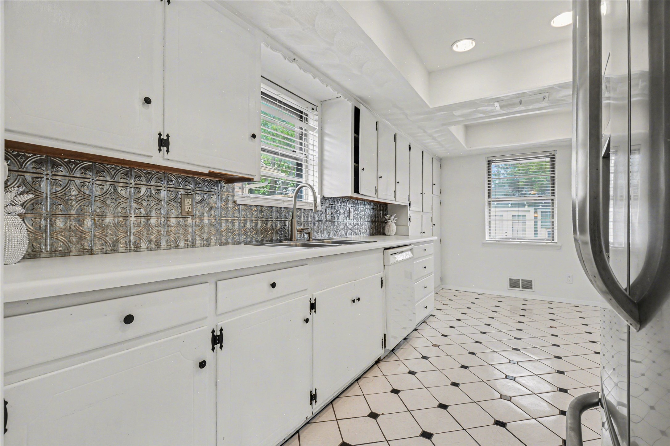 10525 Yorkford Drive Dallas TX 75238